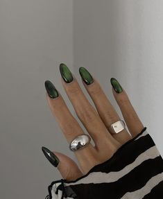 Chrome Summer Nails, Summer Chrome Nails, Chrome Manicure, White Chrome Nails, Blue Chrome Nails, Emerald Nails, Green Acrylic Nails, Manikur Kuku, Nagellack Trends