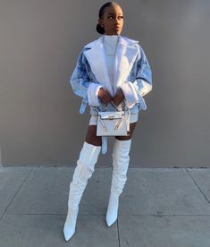 Trajes Kylie Jenner, Classy Fits, Birthday Shoot, Kris Jenner, Streetwear Fashion Women, Vanessa Hudgens, White Boots, Naomi Campbell