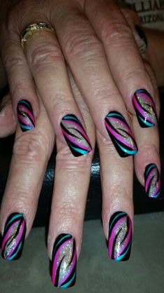 Pretty nail art Unique Nail Ideas Creative Beautiful, Peacock Nail Designs, Wild Nail Designs, Wild Nails, Peacock Nail Art, Nail Art Red, Peacock Nails, Unghie Nail Art, Purple Nail Art