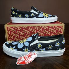 Vans Classic Slip-On Trippy Grin Floral/Black Men Size 10.5 Brand New With Tags. Box Has No Lid. Buy With Confidence! Almost Always Ships The Same Day Or Next. Retro Black Sneakers For Summer, Black Vans Sneakers For Summer, Vans Slip-ons For Streetwear, Tie Dye Vans Slip Ons, Vans Cushioned Slip-ons For Streetwear, Vans Green Slip-on Skate Shoes, Vans Limited Edition, Vans Slip-on Skateboarding Shoes, White Slip On Shoes