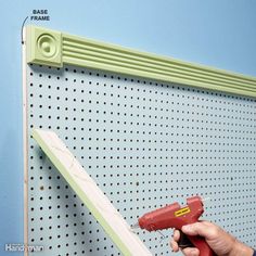 Dress Up Pegboard - Roll on a coat of primer followed by gloss or semigloss paint (easier to wipe clean). Use light coats so you don't clog the holes. You can even add a frame. Here, 1x3 trim and corner blocks were attached with hot-melt glue - quick, and no miter cuts needed. 1000 Lifehacks, Peg Boards, Pegboard Organization, Dream Craft Room, Craft Room Design, Sewing Room Organization, Quilting Room, Scrapbook Room, Office Crafts