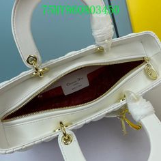 Size: 32cm*12cm*24cm It comes with Dust box, Care manual, Tag, and Paper bag. Luxury Experience, High Standards, Womens Watches, Paper Bag, Clutch Bag, Bag Lady, Things To Come, Tote Bag, Shoulder Bag