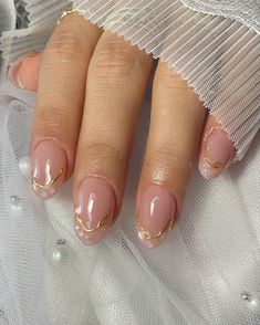 Frenchie nácar Soft gel 🐚 🤍 #french #conchanacar #softgel #encapsulado #relieve #softgelnails #uñassoftgel #efectoespejo #uñascortas #frances #frenchie #uñas #nails #uñasenguamuchil #guamuchil #uñasguamuchil #guamuchilnails #joyeria #anillos #uñasfrancesaspermanentes #uñasfrancesas #uñasacrilicas #acrylic #acrylicnails #uñaslargas guamúchil uñas magisterio Softgel Nails, Acrylic Nails Nude, Hairstyles Styles, Soft Gel Nails, Nails Natural, Japanese Nail Art, Simple Acrylic Nails, Cute Gel Nails, Japanese Nails