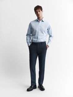 The trend-setting choice that every man needs.Cut into a super-fitted silhouette, this shirt is distinguished by a charming, light blue mini dogtooth pattern.It's crafted from durable plain-woven cotton that has been treated with a smoothing solution, offering comfort and crease-resistance in equal measures.Whether you go with a sleek tailored suit or smart casual chinos, it's a truly elevated choice for your formal rotation. Non-Iron Finish Plain Weave Fabric 100% Cotton Super Fitted Double (Fr 18th Debut, Workwear Capsule, Suit Fit Guide, Semi Formal Outfits, Italian Suit, Tailored Suit, Casual Chinos