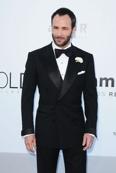 Tom Ford - The best example of how to wear a tux Black Tie Hairstyle, White Tuxedo Wedding, Tom Ford Tuxedo, White Tux, Double Breasted Tuxedo, Tom Ford Suit, Prom Suits