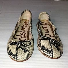 Sam Edelman Felicia Ballet Flat Shoes Snake Leather Beige Size 8.5 Soft Comfy Chic Classic Preppy Casual Collegiate Academia Office *** New No Tag. Never Worn**** Academia Office, Snake Leather, Classic Preppy, Comfy Chic, Preppy Casual, Ballet Flat Shoes, Sam Edelman Shoes, Ballet Flat, Flat Shoes