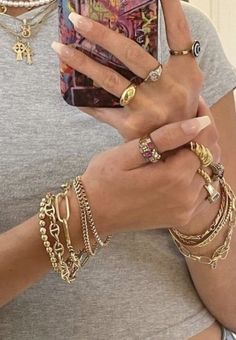 Blonde Gold Jewelry, Wrist Accessories Women, Gold Crystal Jewelry, Silver Gold Jewelry Together, Jewelry Stack Gold, Pretty Jewellery Gold, Jelewry Gold, How To Layer Rings, Jewlerie Aesthetic Gold And Silver