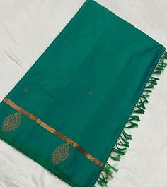 Beautiful combination of  High Quality Soft handloom Silk Saree with unstitched blouse. Very nice to give for gifts 🎁. Fall and pico not included. Disclaimer : There might be little color variation because of photography and gadget settings, Zari Folding's and Thread Outcomes are not considered as Damage. Green Handloom Paithani Silk Blouse Piece, Green Blouse Piece For Puja And Eid, Green Cotton Silk Blouse Piece For Puja, Eid Green Handloom Blouse Piece, Green Handloom Saree For Puja, Green Cotton Silk Blouse Piece For Traditional Ceremonies, Green Dupatta For Puja, Saree Color Combinations, Handloom Silk Saree