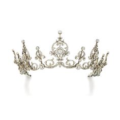 Diamond tiara. Circa 1900s  Via Sothebys. Festoon Tiara, Tiara Necklace, Gaun Abad Pertengahan, Royal Tiaras, Diamond Tiara, 12 December, Royal Jewels, Crystal Stones, Royal Jewelry