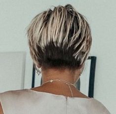 Short Hair Back View, Best Hair Cut, Short Hair Back, Balayage Blond, Haircut For Fine Hair, Short Shag Haircuts, Latest Haircuts