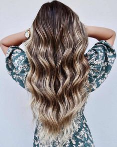 Found: 33 Prettiest Ways to Have Dark Hair with Blonde Highlights Dark Hair With Blonde Highlights, Dark Hair With Blonde, Purple Blonde Hair, Natural Dark Hair, Hair With Blonde Highlights, Mocha Hair, Dark Curly Hair, Red Blonde Hair, Blonde Balayage Highlights