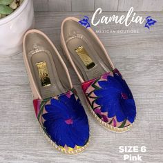 Embroidered Slip-on Espadrilles For Beach, Embroidered Espadrilles, Mexican Boutique, Embroidered Clutch, Unique Embroidery, Classy Shoes, Embroidered Shoes, Sandal Platform, Leather Platform Sandals