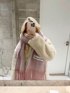 Matilda Djerf Aesthetic Winter, Hampton Aesthetic, Europe Winter Fashion, Djerf Aesthetic, Coastal Outfits, Matilda Djerf Aesthetic, Granddaughter Coastal, Birkin Mom, Grandmother Aesthetic