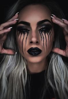 Light And Dark Fairy Costume, Scary Halloween Make Up Horror, Scary Chic Halloween Costumes, Halloween Photoshoot Makeup, Adult Halloween Face Paint Ideas, Women’s Vampire Makeup, Halloween Fx Makeup Ideas, Dead Angel Makeup, Scary Witch Makeup Halloween