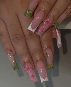 Flower Theme Nails, Spring Acrylic Nails, Winter Nails Acrylic, Coffin Shape Nails, Glow Nails, Summery Nails