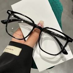 Glass Frames Aesthetic, Browline Square Glasses, Cute Seeing Glasses, Square Glasses Outfit, Black Eye Glasses Frames, Thick Black Glasses Aesthetic, Black Square Glasses Women, Big Cute Glasses, Square Framed Glasses