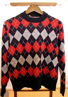 Mens (or women's) vintage argyle sweater/ made in Italy.  $12.00 Vintage Argyle, Blue Crew, Argyle Sweater, Sweater Making, Red White Blue, Crew Neck Sweater, Neck Sweater, White Blue, Vintage Ladies