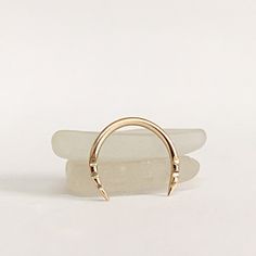 Luxury 22K buffalo horn septum retainer. Will never blacken or tarnish. Super comfortable, ideal for long everyday use. Perfect for sensitive skin. The retainer is 22K solid gold stamped. Made to order. Will arrive in a pretty gift box ready to give or keep. Please note that the size of retainer depends on your individual anatomy. If you're not sure which size you need, check that with your piercer. All of our jewelry is created in our home studio in Rehovot, Israel. More septum retainers: https Septum Jewelry Men, 14g Septum, Septum Pincher, Septum Retainer, Gold Septum, Septum Piercing Jewelry, Daith Jewelry, Horseshoe Jewelry, Horseshoe Ring