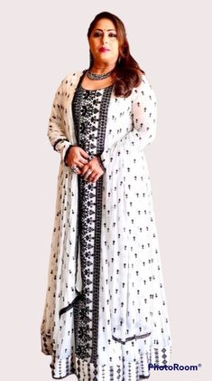 Plus Size Anarkali Suits, Heavy Suits, Kurti Ideas, A Line Kurti, Party Wear Gowns, Kurti Designs Party Wear, Party Wear Indian Dresses, Anarkali Suits, Anarkali Dress