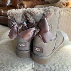 - Brand New - Never Worn - Excellent Condition - Size 6 In Us Women’s - Beautiful Sparkly Shine - Doesn’t Come In Shoe Box Cute Winter Boots, Uggs With Bows, Cute Uggs, Mini Baileys, Bailey Bow, Ugg Mini, Cute Shoes Heels, Jordan Shoes Retro, Shoe Wishlist