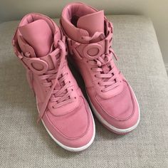 Womens' Size 6m My Daughter Wore These Twice. Now They Just Take Up Space In Her Very Small Closet. Time For A New Home. Michael Kors Shoes Sneakers Pink, Take Up Space, Small Closet, Michael Kors Collection, My Daughter, Womens Shoes Sneakers, High Tops, New Home, Shoes Sneakers