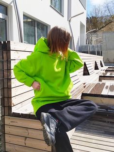 Unisex neon green sweatshirt hoodie. Long oversize big hood cotton hoodie for man or woman. Extra long sleeves. Perfect hoodie for travelling. Large hood keeps your head warm. Two pockets in front. HQ-Heavy duty material. Density - 280g/m2. Made in EU. FABRIC: 82 % cotton 8% polyester.  Size  S Length front (in/cm)              31.5/80                 Length back (in/cm)  33/85 Width (in/cm) 24.4/62  Sleeve length (in/cm) 26.4/67 Size M Length front (in/cm)  33/84                  Length back (i Green Hoodie Outfit, Hoodie Outfit Men, Baggy Hoodie, Neon Outfits, Sweater Dress Oversized, Women Streetwear, Hoodie Oversize, Green Sweatshirt, Extra Long Sleeves