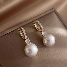 Pearl Earing Designs, Gold Rings Fashion, Light Earrings, Baroque Pearl Earrings, Jewelry Design Earrings, Ear Jewelry, Pearl Drop Earrings, Elegant Jewelry