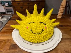 there is a cake made to look like a sun