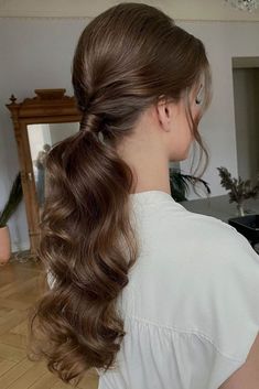 65 Different Ponytail Hairstyles To Fit All Moods And Occasions Debut Hairstyles, Messy Ponytail Hairstyles, Elegance Hair, Easy Trendy Hairstyles, Stylish Ponytail, Elegant Ponytail, Long Hair Ponytail, Beauty Hair Color, Ponytail Hairstyles Easy