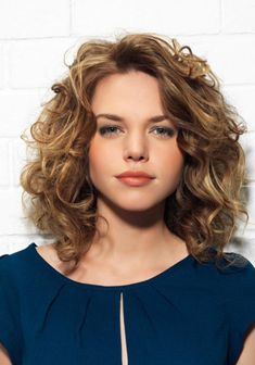 Medium Curly Hairstyles Wave Perm, Medium Length Curly Hair, Medium Curly, Thick Curly Hair, Medium Curly Hair Styles, Haircuts For Curly Hair, Curly Girl Hairstyles, Haircut For Thick Hair, Short Curly Hair