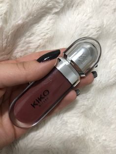 Kiko Gloss, Kiko Lipgloss, Gloss Kiko, Plumper Lips, Mac Lipstick Colors, Curly Hair Accessories, Lip Beauty, Sesame Seed, Kiko Milano