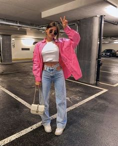 Pink Chemise Outfit, Fucsia Outfit, Pink Shirt Outfit, Zara Looks, Causual Outfits, Blazer Outfits, Basic Outfits, Colourful Outfits