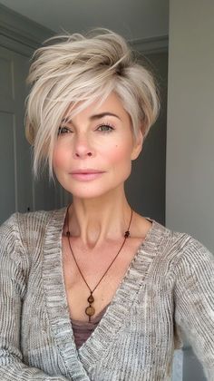 Asymmetrical Hair, Short Bleached Hair, Messy Pixie Haircut, Haircuts For Women Over 50, Timeless Looks, Edgy Pixie, Gorgeous Hairstyles