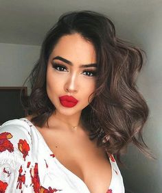 Ring Dance, Red Lips Makeup Look, Hot Lipstick, Perfect Red Lips, Earth Drawings, School Preparation, Yeezy Outfit, Egyptian Women, Red Lip Makeup