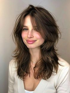 Medium Hairstyle Women Brunette, Medium Length Rounded Layers, Haircuts Medium Long Hair, Texture Haircut Long, Shag Hairstyle With Curtain Bangs, Layered Hair For Thinning Hair, Effortless Layered Hair, Natural Shag Haircut, The Shag Haircut Long