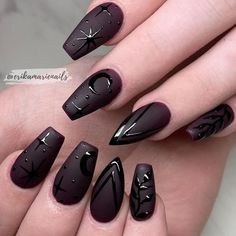 Black Witch Nails Acrylic, Wiccan Nails Designs, Witchy Dip Nails, Moody Valentines Day Nails, Witchy Nails Coffin Shape, Witch Craft Nails, Gothic Coffin Nail Ideas, Gothic Fall Nails