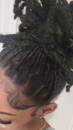 #locs #locstyles #blackgirl #blackhairstyles Jet Black Locs, 4c Locs, Black Locs, Locs Inspiration, Locs Styles, Protective Hairstyles Braids, Dread Hairstyles, Hair Laid