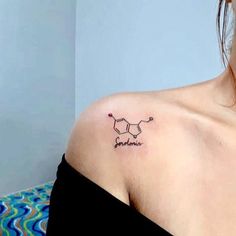 Chemistry Tattoo, chemistry tattoo sleeve, chemistry tattoo fails, chemistry tattoo dopamine, chemistry tattoo chest, organic chemistry tattoo, body chemistry tattoo, organic chemistry tattoo ideas, love chemistry tattoo, morbid chemistry tattoo, popular chemistry tattoo, minimalist chemistry tattoo, happiness chemistry tattoo, coffee chemistry tattoo, best chemistry tattoo #chemistrytattoo #organicchemistrytattoo #chemistry #organicchemistry #minimaltattoo #illustrativetattoo Organic Chemistry Tattoo Ideas, Chemistry Tattoos, Taylor Swith, Colon Tattoo