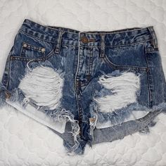 The Frayed Mid Rise Distressed Shorts Size 2 Super Cute, Vintage Look And Easy To Wear Nwot Trendy Distressed Beach Bottoms, Ripped Short Summer Bottoms, Distressed Beach Bottoms Short Length, Distressed Short Beach Bottoms, Distressed Beach Shorts, Distressed High-waisted Shorts For Beach, High Rise Distressed Beach Shorts, High Waist Distressed Bottoms For Beach, Blue Distressed Shorts For The Beach