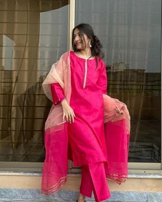 Humorous Birthday Wishes, Pink Kurti, Simple Dress Casual, Photos For Instagram, Stylish Kurtis Design, Chic Streetwear, Cute Pose