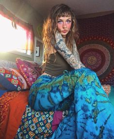 Hippie Fits, Festival Outfits Women, Hot Leggings, Earthy Outfits, Estilo Hippie, Hippie Style Clothing, Hippie Life, Womens Trousers