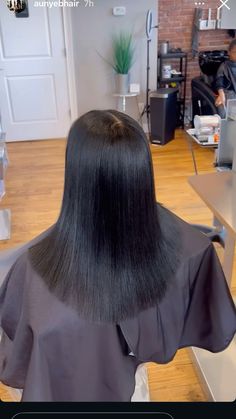 Women who silk press their hair in the winter months 🫶🏽 also my first silk press in 3 yrs 🧁 Silk Press Aesthetics, Shoulder Length Silk Press, Silk Press Straight, Hairstylist Career, 2025 Vision, Curly Girl, Spa Treatments, Girl Hair