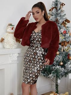 70+ Classy Christmas Outfits For Women [2024]: Holiday Dinner, Party, And Casual Gathering Classy Christmas Outfit, Chic Christmas Outfit, Christmas Outfits For Women, Xmas Outfits, Holiday Dinner Party, Fuzzy Coat, Christmas Day Outfit, Christmas Party Outfit, Classy Christmas