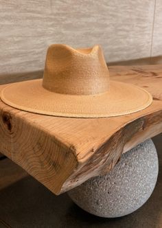 THE SUN-TANNED ORIGINAL RANCHER WITH A TRADITIONAL FIT... Crafted from 100% fine palm leaf straw, our hats boast an organic origin, making them not only environmentally friendly but also re-shapable, and water-shedding. The exceptional quality of our pure palm leaf hats is accentuated by their self-conforming feature, ensuring a personalized fit that effortlessly shapes to the contours of your head. Its easily moldable nature caters to the preferences of hat enthusiasts and milliners alike, addi Rancher Hat, Selling Design, Quality Hats, Handmade Hat, Palm Leaf, Hat Making, Different Patterns, Hat Sizes, The Well