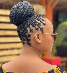 Bun Updo for Small Braids Knotless Braids Hairstyles Updo, Small Knotless Braids Hairstyles, Basic Hairstyles, Big Box Braids, Blonde Braids, Braided Bun Hairstyles, Small Braids