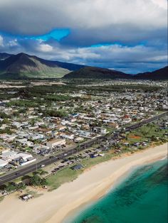 Māʻili Beach Park is an exquisite scenic gem located on Oahu's west shore of Wainae. This jeweled spot is the pinnacle of natural beauty with its soft white sand, crystal clear blue water, and landscape mountain view. Landscape Mountain, Clear Blue Water, Beach Park, Drone Photography, Aerial Photography, Travel Photographer