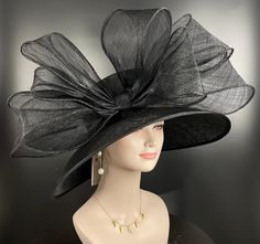 Fitted High Crown Hat For Kentucky Derby, Fitted Hats For Kentucky Derby Party, Adjustable Hat For Kentucky Derby Party, Fitted Brimmed Hat For Party, Fitted Brimmed Party Hat, Adjustable Flat Brim Boater Hat For Party, Fitted Flat Brim Party Hats, Elegant Black Party Sun Hat, Adjustable Curved Brim Boater Hat For Party