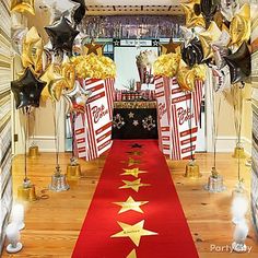 the hollywood party ideas for the oscars - party city love the balloons help down by glittery