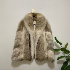 Vintage Fox Fur Coat. Short. White And Black/Brown Coloring. Small Hole In Pocket Lining Seam. Otherwise, In Excellent Preowned Vintage Condition. Measurements While Flat Approximately 22" Bust And 25.5” Length. Cannot Be Bundled Due To Weight. Fur Coat Short, Coats Vintage, Vintage Fox, Autumn Clothes, Fox Fur Coat, Vintage Jackets, Winter Clothes, Short Coat, Fox Fur