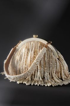 Bridal Purse, Bridal Bag, Potli Bags, Bridal Clutch, Tassel Bag, Beaded Purses, Mode Inspo, Beaded Bags, Womens Purses